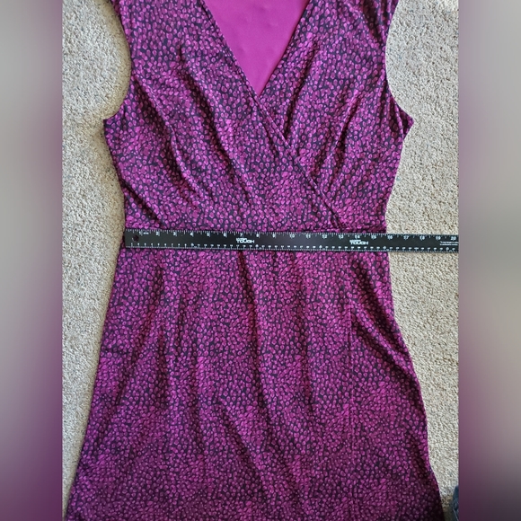 Ann Taylor Sleeveless Wrap Like Purple and Black Print Dress Size 10 - Picture 8 of 10